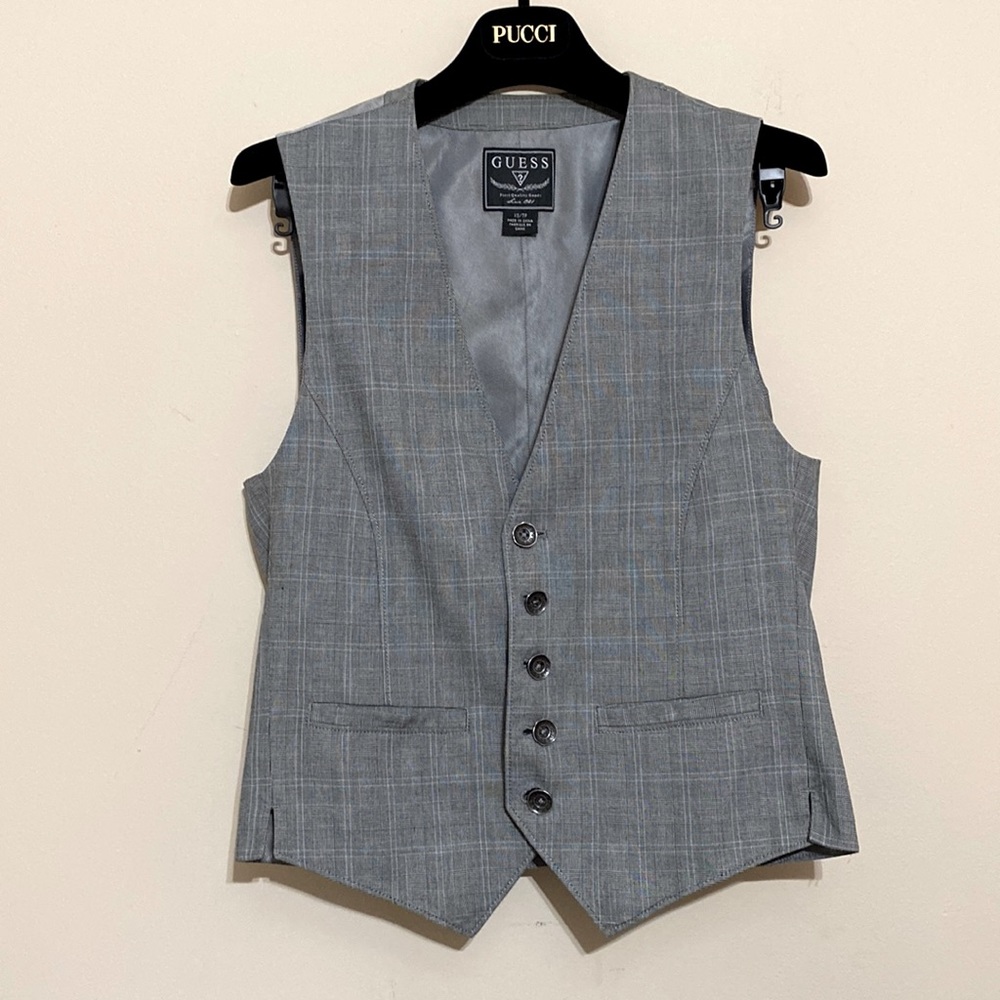 GUESS grey vest ❤️❤️⭐️⭐️⭐️